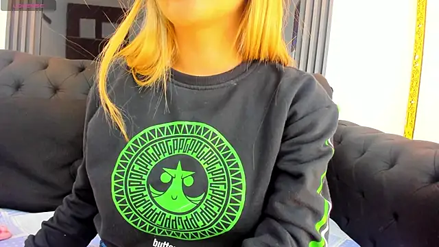 Snapshot of EvaaLovia1 chatting on 10-02-25, 01:29 EvaaLovia1 online show from 10-02-25, 01:29