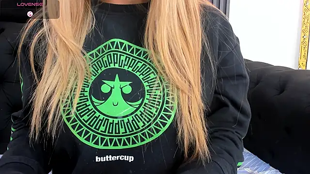 Snapshot of EvaaLovia1 chatting on 10-07-25, 02:03 EvaaLovia1 online show from 10-07-25, 02:03