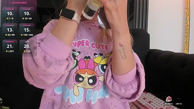 Snapshot of EvaaLovia1 chatting on 10-30-25, 01:23 EvaaLovia1 online show from 10-30-25, 01:23