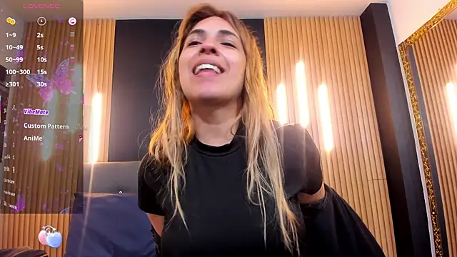 EvaaLovia1 online show from 03-25-26, 01:28