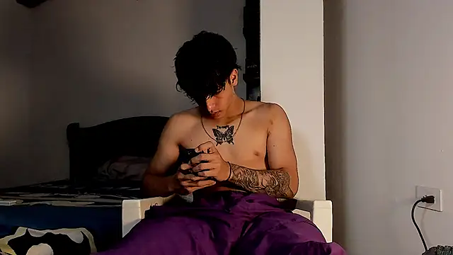 Snakebutterfly online show from 12-22-24, 06:39