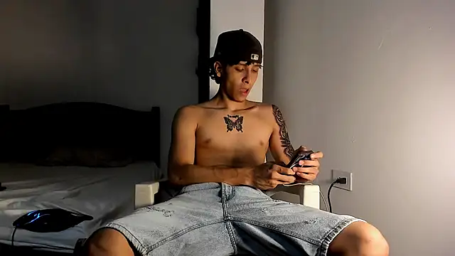 Snakebutterfly online show from 01-09-25, 06:59