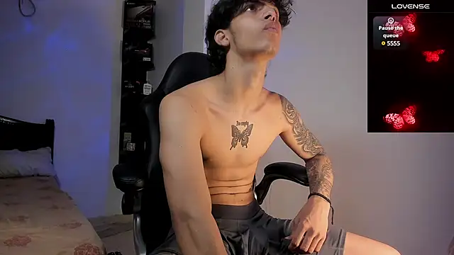 Snakebutterfly online show from 03-22-25, 04:35