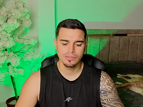 Axel Big cock online show from 07-03-26, 03:51