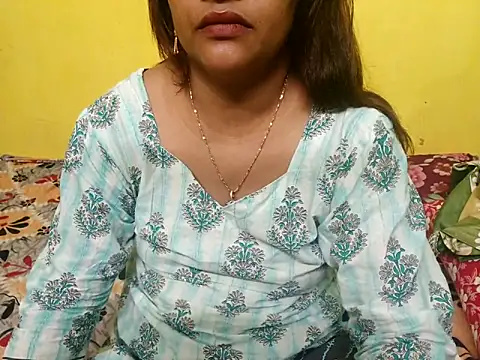 Snapshot of Sexyranibhabhi chatting on 10-20-25, 03:23 Sexyranibhabhi online show from 10-20-25, 03:23