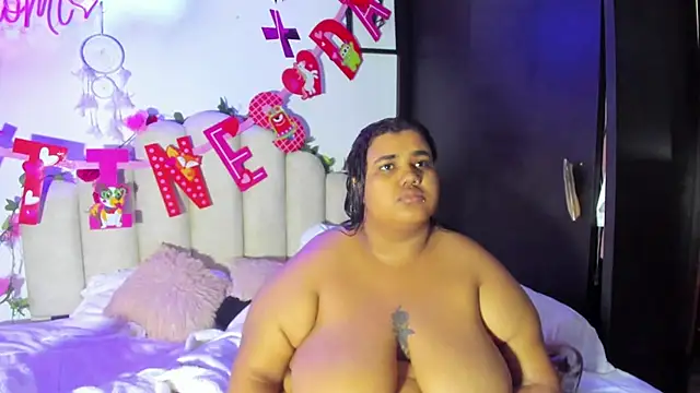 Snapshot of NaomiAsha chatting on 02-02-25, 11:40 NaomiAsha online show from 02-02-25, 11:40