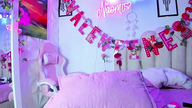 Snapshot of NaomiAsha chatting on 02-14-25, 01:56 NaomiAsha online show from 02-14-25, 01:56