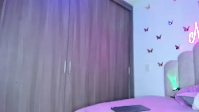 Snapshot of NaomiAsha chatting on 09-14-25, 11:20 NaomiAsha online show from 09-14-25, 11:20