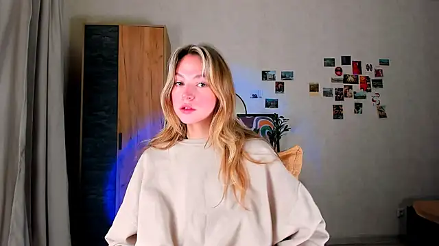 Niky  Jess online show from 12-16-24, 04:45