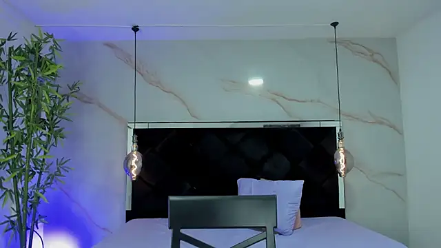 AngelaaCute  online show from 09-18-25, 12:18