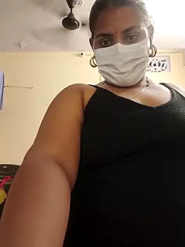 Hotmilfxox online show from 04-15-26, 10:22
