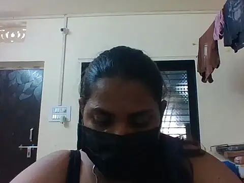 Hotmilfxox online show from 05-16-26, 08:22