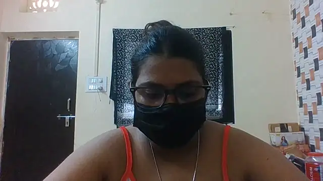 Hotmilfxox online show from 06-07-26, 06:06