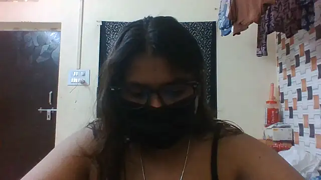 Hotmilfxox online show from 06-17-26, 08:06