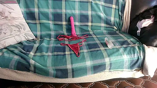 LauraMonolo online show from 04-22-26, 06:05