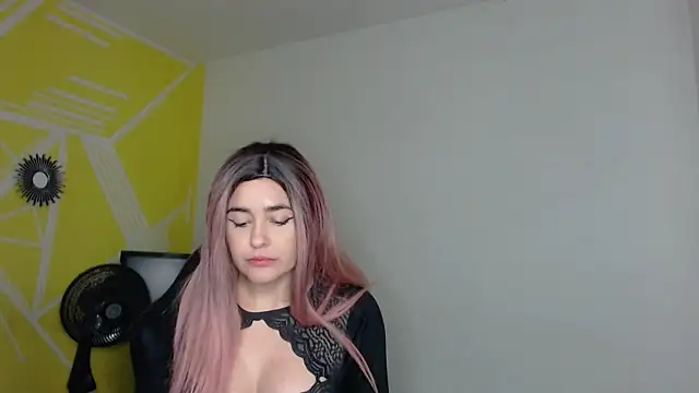 Nikolle Rouss online show from 09-27-25, 07:30