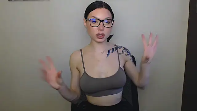 Snapshot of Cutesweetheart chatting on 03-10-25, 08:26 Cutesweetheart online show from 03-10-25, 08:26