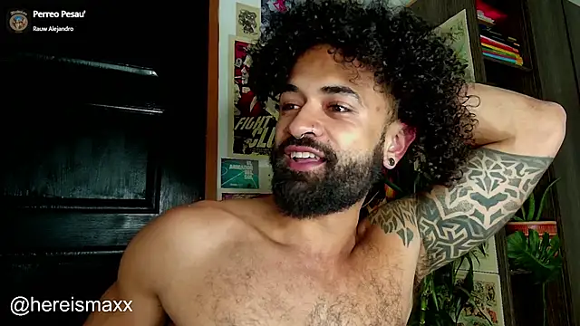 Snapshot of MaxG__ chatting on 01-01-25, 12:11 MaxG online show from 01-01-25, 12:11