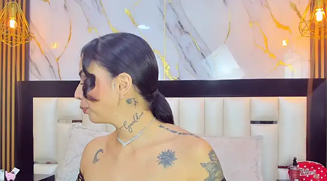 GiahDaniels online show from 12-04-24, 05:05