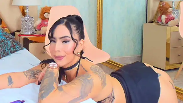 GiahDaniels online show from 02-22-25, 12:05