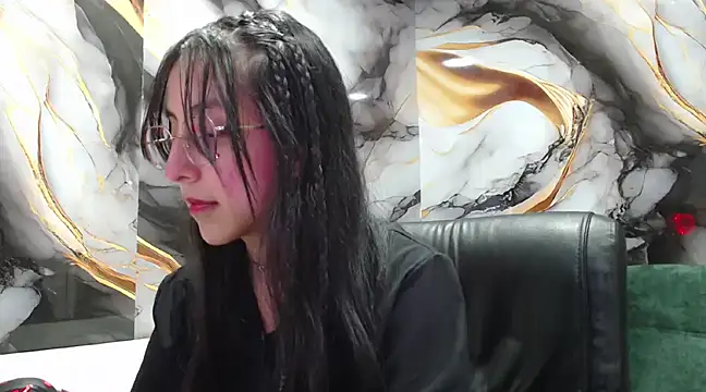 Snapshot of ling_ling24 chatting on 02-06-25, 09:53 ling ling24 online show from 02-06-25, 09:53