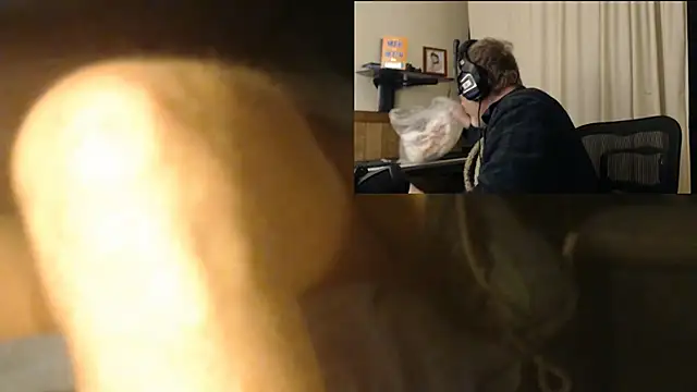 Snapshot of BrisonChase chatting on 12-02-24, 07:25 BrisonChase online show from 12-02-24, 07:25