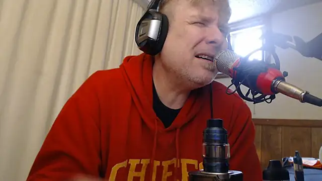 Snapshot of BrisonChase chatting on 01-13-25, 03:58 BrisonChase online show from 01-13-25, 03:58