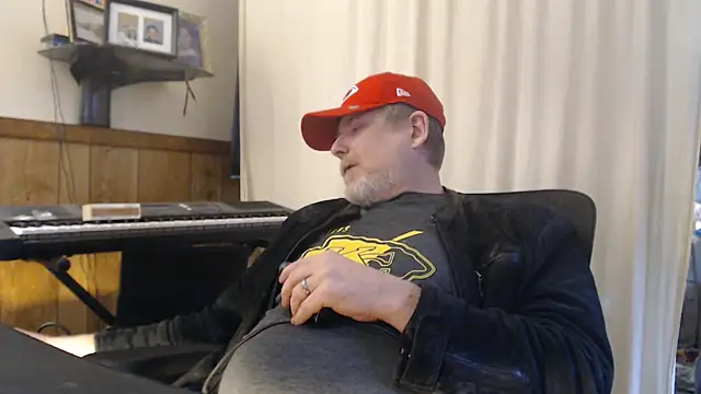 Snapshot of BrisonChase chatting on 02-24-25, 03:31 BrisonChase online show from 02-24-25, 03:31