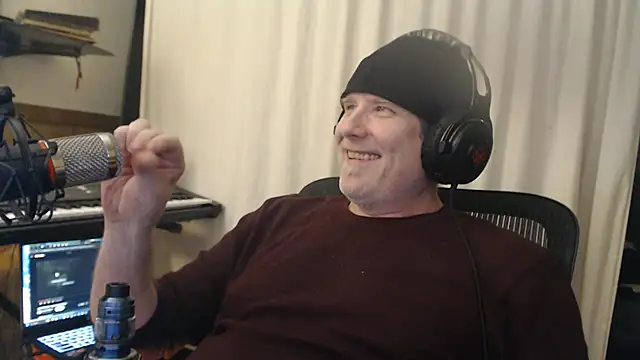 Snapshot of BrisonChase chatting on 03-22-25, 02:05 BrisonChase online show from 03-22-25, 02:05