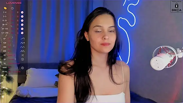 Snapshot of _Sweetie_ chatting on 12-23-24, 01:03 Sweetie online show from 12-23-24, 01:03