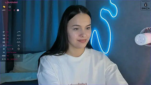 Snapshot of _Sweetie_ chatting on 01-22-25, 04:02 Sweetie online show from 01-22-25, 04:02