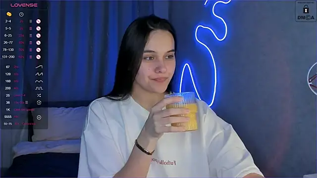 Snapshot of _Sweetie_ chatting on 01-23-25, 05:10 Sweetie online show from 01-23-25, 05:10