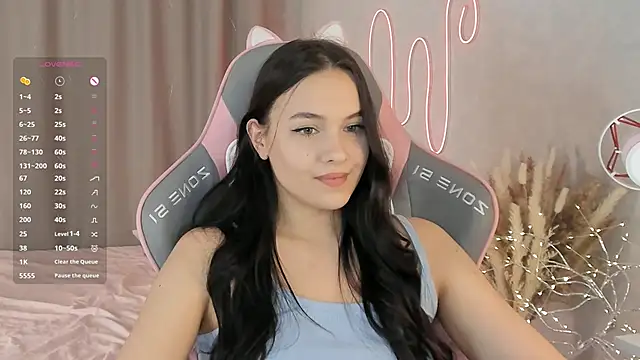 Snapshot of _Sweetie_ chatting on 03-18-25, 02:04 Sweetie online show from 03-18-25, 02:04