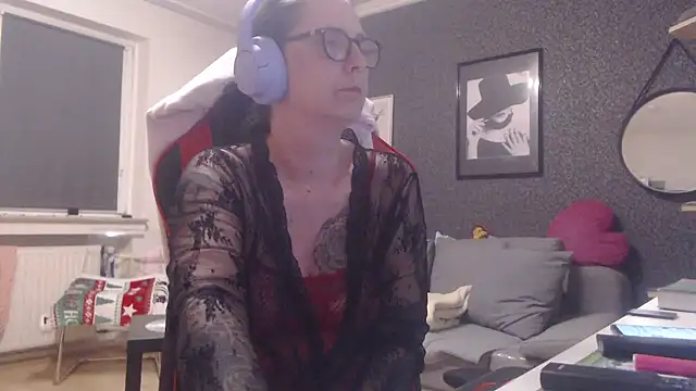 Snapshot of EiskalterEngel74 chatting on 12-30-24, 08:15 EiskalterEngel74 online show from 12-30-24, 08:15