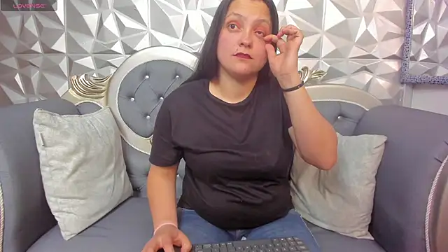 KataleyaStiward online show from 12-13-24, 03:11