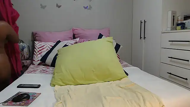 Snapshot of Amberbela chatting on 05-13-26, 04:10 Amberbela online show from 05-13-26, 04:10