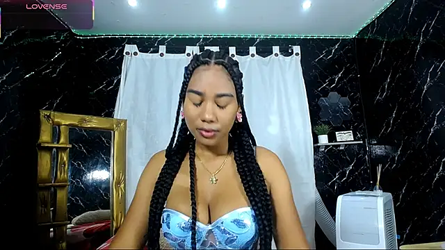 Hillary queen online show from 11-26-25, 12:17