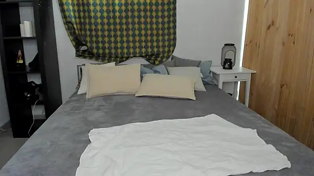 Kendra SXY online show from 11-15-25, 01:47