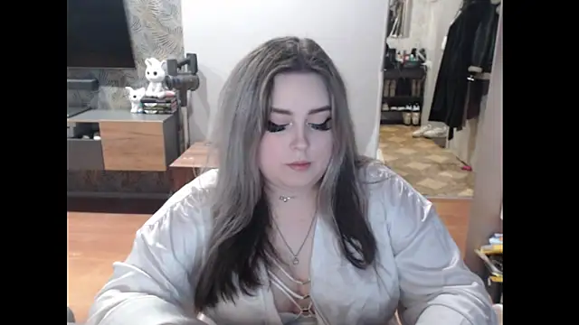 TiffaniYW online show from 03-15-25, 08:21