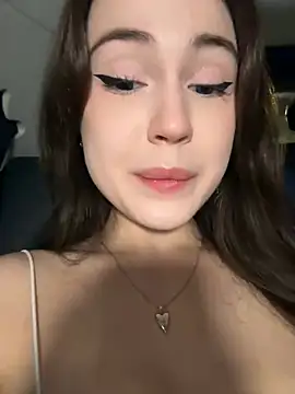 Snapshot of Peachy_Dream chatting on 12-12-24, 09:48 Peachy Dream online show from 12-12-24, 09:48