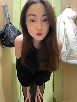 Snapshot of Peachy_Dream chatting on 02-12-25, 05:37 Peachy Dream online show from 02-12-25, 05:37