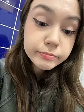 Snapshot of Peachy_Dream chatting on 02-28-25, 08:28 Peachy Dream online show from 02-28-25, 08:28