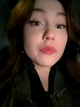 Snapshot of Peachy_Dream chatting on 09-19-25, 06:19 Peachy Dream online show from 09-19-25, 06:19