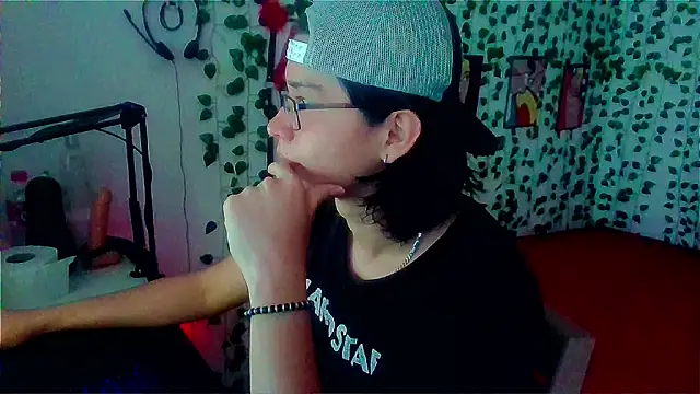 Snapshot of Andy_gray chatting on 07-03-26, 06:58 Andy gray online show from 07-03-26, 06:58