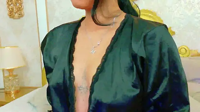 Snapshot of BellahColucci chatting on 06-13-26, 12:47 BellahColucci online show from 06-13-26, 12:47