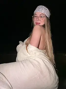 KylieJoyce online show from 02-17-25, 08:52