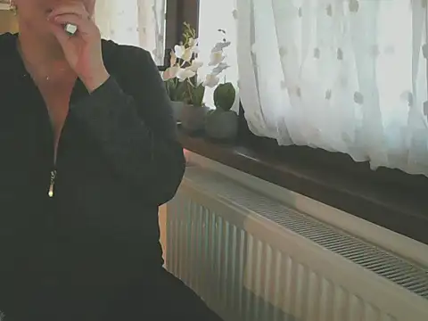 hotsierra4u online show from 11-30-25, 12:42