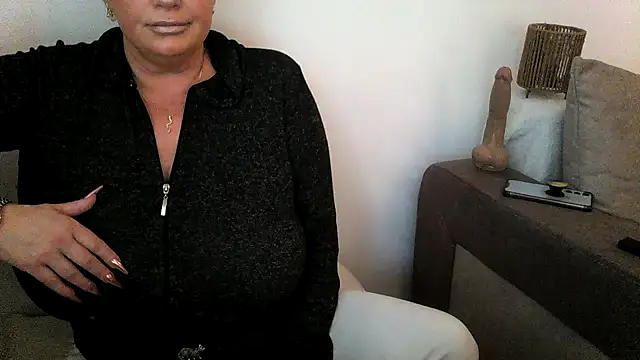 hotsierra4u online show from 04-04-26, 08:56