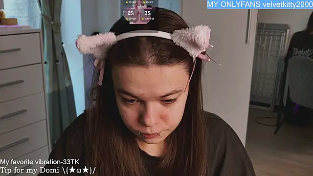 Snapshot of ValBae chatting on 02-26-25, 12:03 ValBae online show from 02-26-25, 12:03