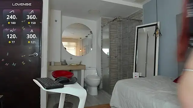 Snapshot of Brenda_Storm chatting on 12-17-25, 07:53 Brenda Storm online show from 12-17-25, 07:53